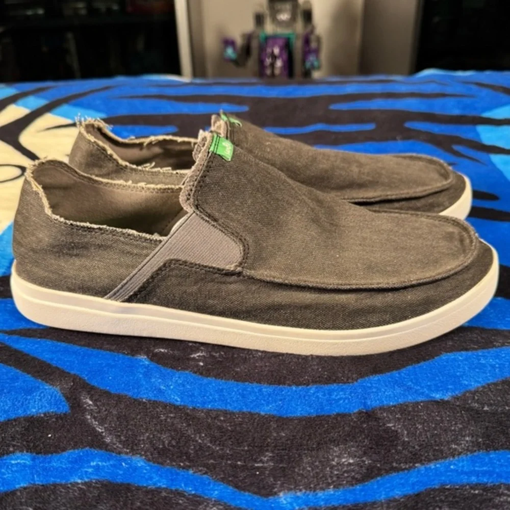 SANUK “PICK POCKET” SLIP ON SIZE 10 *like new